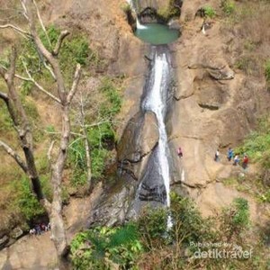 Air Terjun dengan 2 Kolam Alami, Ada di Kendal