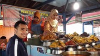 Nasi Kapau Uni Lis, Pasar Atas