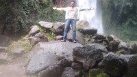 Saya dan air terjun Janji