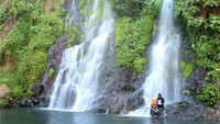 Menikmati Keindahan Air Terjun Kembar Banyuwangi