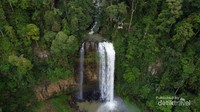 Air terjun dari atas udara