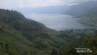 Danau toba via Air terjun Sipiso-piso