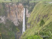 Air Terjun Sipiso-piso, Juara Di Danau Toba