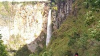 Jalur trekking yang tersedia cukup memadai