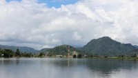 Tarusan Kamang di kelilingi bukit