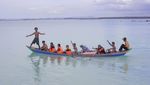 Ajaib! Wisatawan Bisa Terapung di Air Pantai Tureloto, Nias