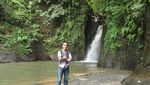 Akhir Pekan Bareng Keluarga di Air Terjun Betala