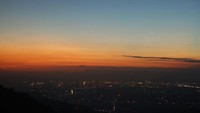 Sunrisenya dan sunsetnya pun tak kalah cantik