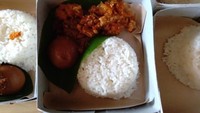 Isi dari nasi kotak gudeg komplit Yu Djum