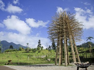 Akhir Pekan ke Bandung, Enaknya ke Dusun Bambu