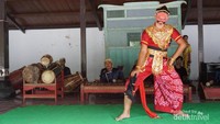 Pertunjukan tari di Keraton Kasepuhan, Cirebon