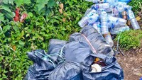 Sebagian sampah yang dikumpulkan dari puncak cikuray