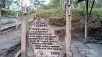 Pesan MerapiAku tidak suka mengalah, dan juga tidak ingin dikalahkan. Namun pasti sampai janjinya, hanya minta maaf jika ada yang tertabrak, terseret, hanyut, kebanjiran dan tenggelam. Karena menghalang-halangi jalan yang akan aku lewati.