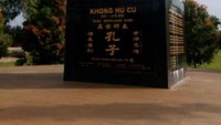 Patung Khong Hu Cu di Taman Budaya Tionghoa