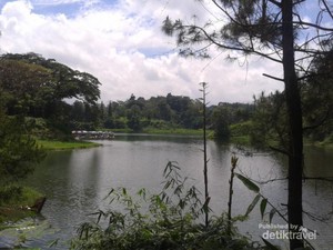 Akhir Pekan yang Segar di Danau Lido