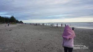 Akhiri Petang Weekend Ini di Pantai Panjang, Favorit Orang Bengkulu