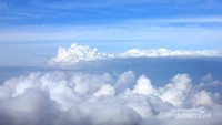 Menikmati awan