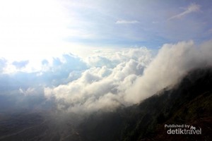 Alam Kahyangan dari Puncak B29 di Lumajang