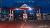 Pelabuhan Ambon di waktu subuh