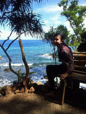 Ambon Punya 3 Pantai yang Unik