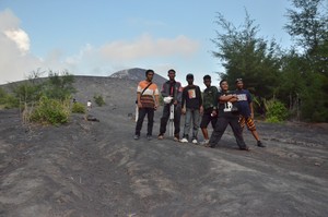 Anak Krakatau, Bukan Tempat Kemping Biasa