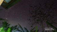 Dijepret langsung dari teras rumah tak kalah keren