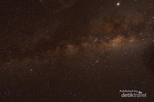 Andai Langit Malam Hari di Jakarta, Seperti di Desa Ini