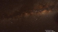 Pemandangan Milkyway pada 30 Agustus 2019 dari depan rumah di desa Tokella bawah. Dipotret dengan Fuji XA10 dengan lensa bawaan.