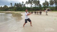 ini Pantai Legon Pari