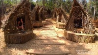 Rumah kurcaci di Sewu Watu Songgo Langit.