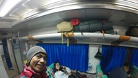 Suasana kereta api Malioboro Ekspress yang di pesan melalui aplikasi tiket.com
