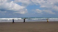 Menikmati pantai parangtritis