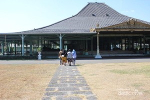 Apa Sebenarnya Isi Pura Mangkunegaran Solo?