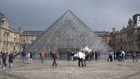 Penelusuran Medali Arago berakhir di piramida kaca Louvre. (Foto: Fitraya/detikTravel)