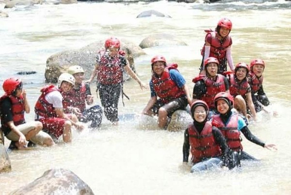 Arung Jeram yang Menyenangkan di Sungai Citarik