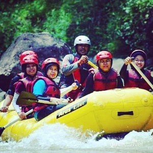 Arung Jeram yang Menyenangkan di Sungai Citarik