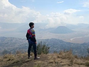 Arungi Keindahan Gunung Bromo Pakai Motor Cross, Seru!