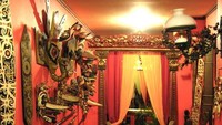 Lorong dengan asesoris khas Jawa (Chuzailiving)