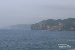 Asyik Juga Kemping di Pantai Kesirat