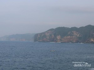 Asyik Juga Kemping di Pantai Kesirat