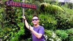 Asyik! Petik Stroberi Sepuasnya di Lembang