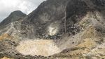 Asyiknya Akhir Pekan di Puncak Gunung Sibayak