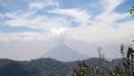 Asyiknya Akhir Pekan di Puncak Gunung Sibayak