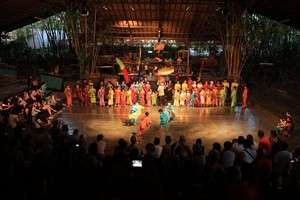 Asyiknya Belajar Angklung di Saung Angklung Udjo