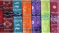 Kain sasirangan khas Kalimantan Selatan (Sumber: sibatikindonesia.blogspot.com)