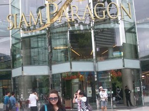 Asyiknya Berwisata Religi, Sejarah, dan Budaya di Bangkok