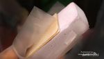 Asyiknya Jajan Es Krim Potong Singapura
