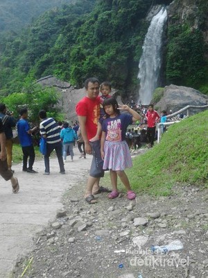 Asyiknya Long Weekend ke Air Terjun Bidadari di Bogor