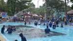 Asyiknya Main Air di Owabong Waterpark, Purbalingga