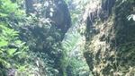 Asyiknya Main Basah-basahan di Curug Bogor